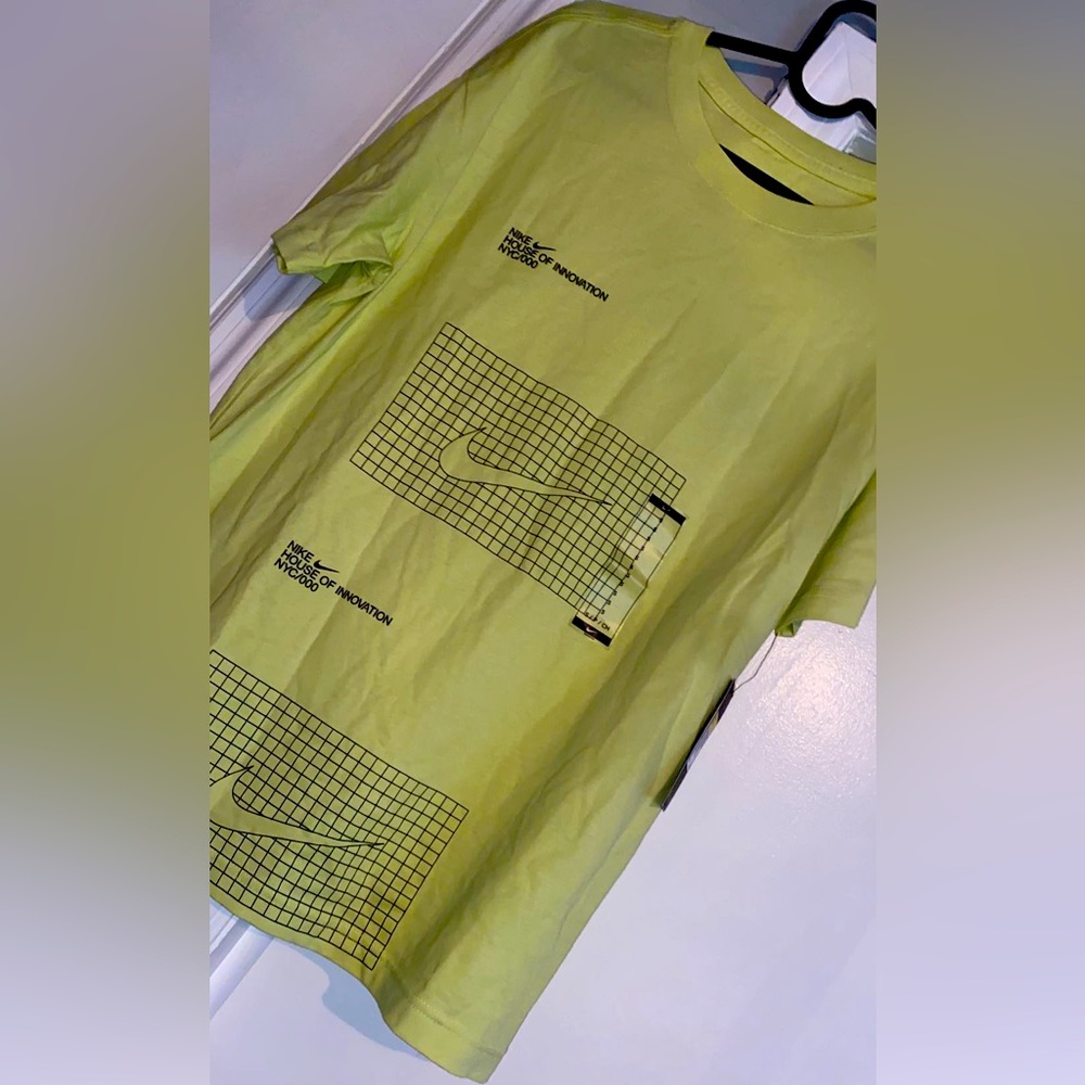 ❤️ NWT Nike Loose Fit Women’s Short Sleeve Shirt
